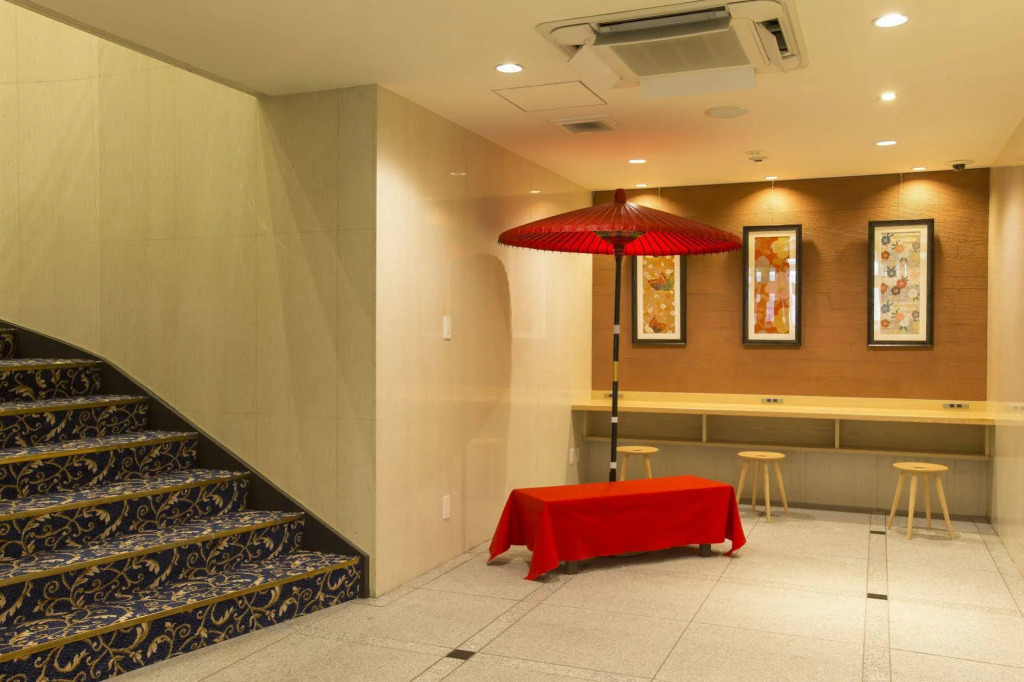 ＭＥＬＬ-ＴＨＥＡＴＥＲ ＲＥＳＯＲＴ