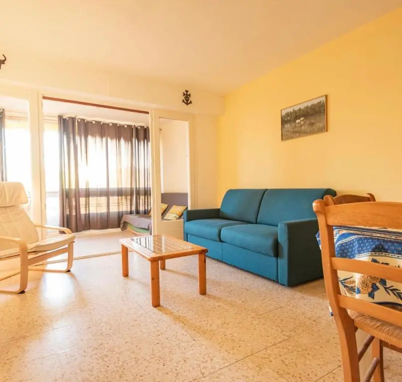 Nice 50 M2 With Veranda Near The Beach