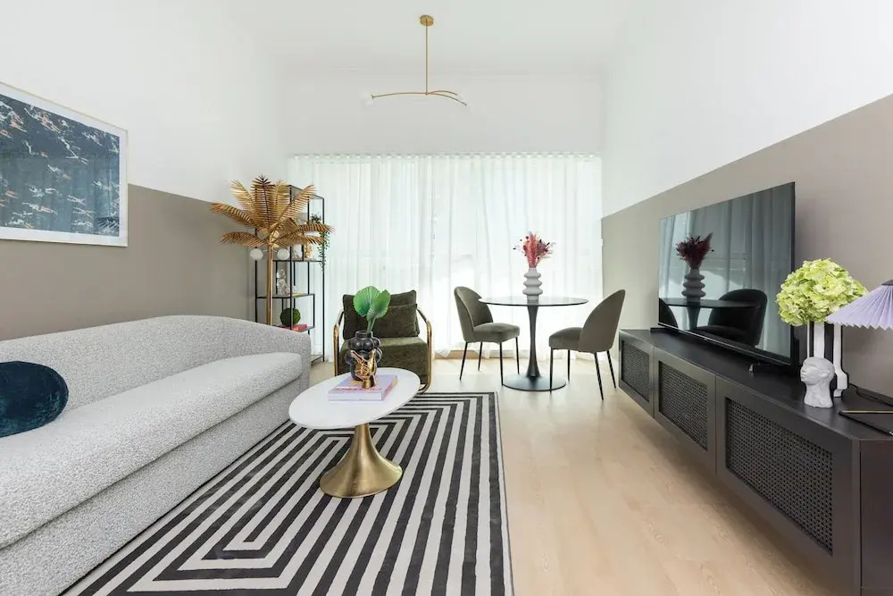 WelHome - Luxury 1BR Apt Mayfair Residency in Business Bay