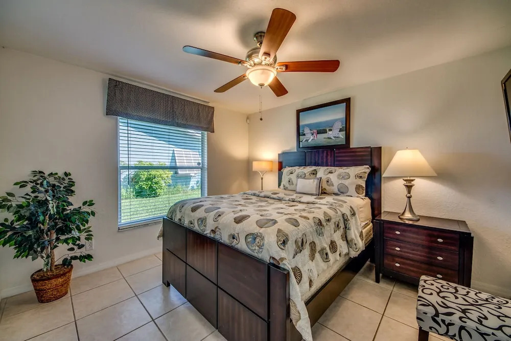 Villazo Ann, Cape Coral
