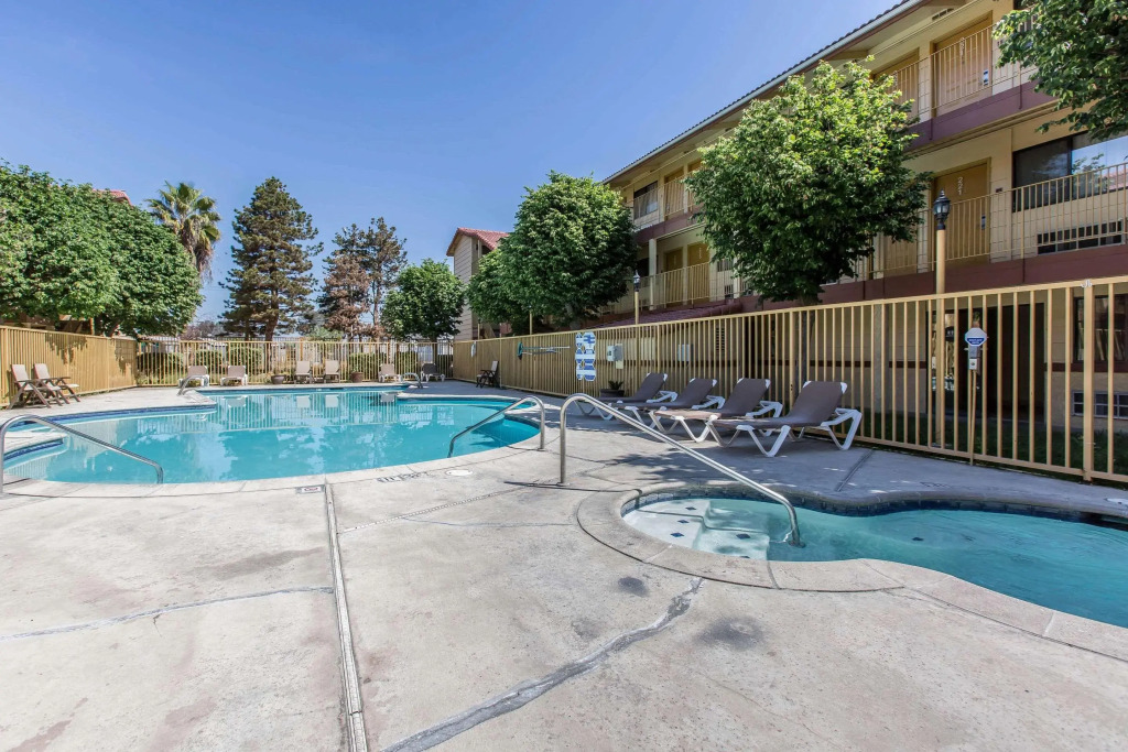 Quality Inn & Suites Bakersfield
