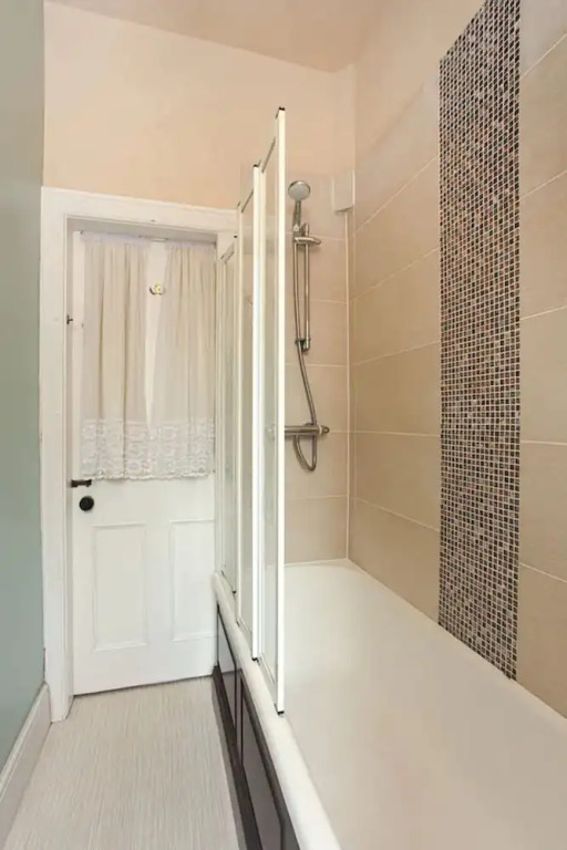 Modern Trinity Apartment In Good Location