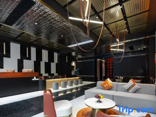 DoALand V Hotel (Wuyi Square Helong Sports Center Branch)