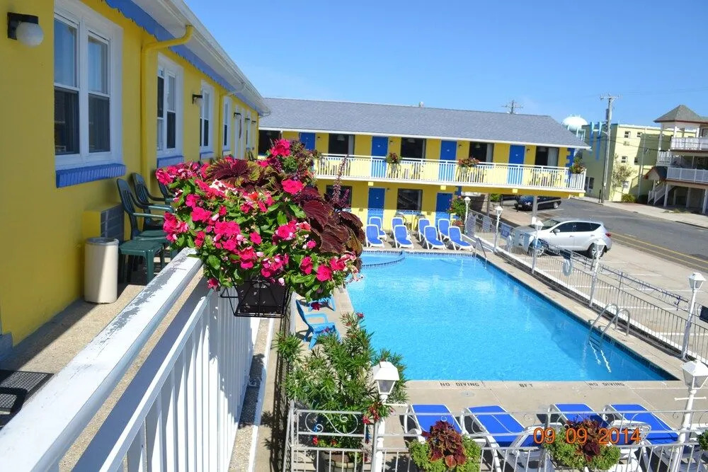 Nantucket Inn & Suites