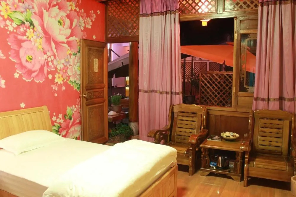 Henryi Oliv Inn