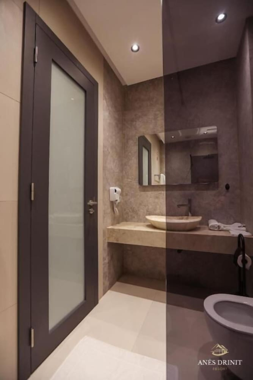 Resort Anës Drinit