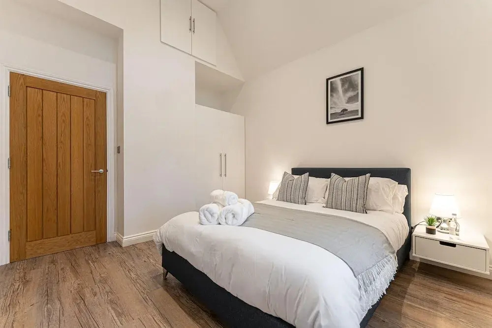 Luxury Converted 1 Bedroom Rugby Near M1 and M6