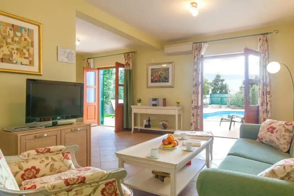 Villa Mare in Hvar With 4 Bedrooms and 3 Bathrooms