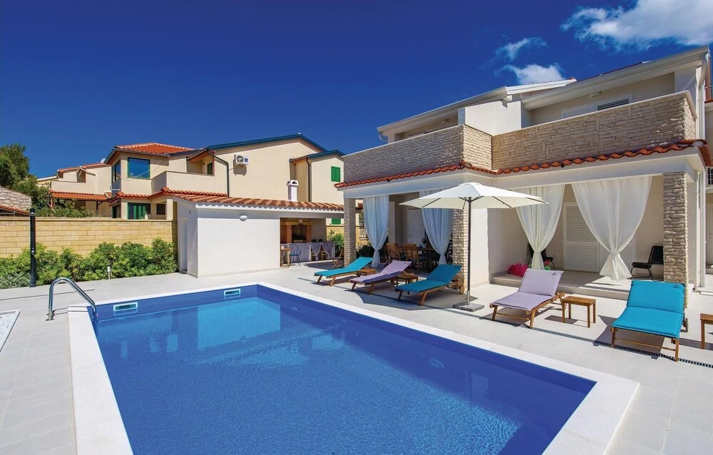 Nice Apartment in Barbat With Outdoor Swimming Pool, Wifi and 3 Bedrooms