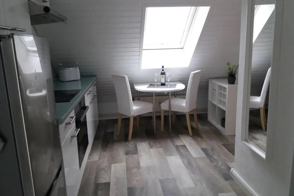 Helle 2-Zimmerwohnung Am Stadtrand (Adults Only)