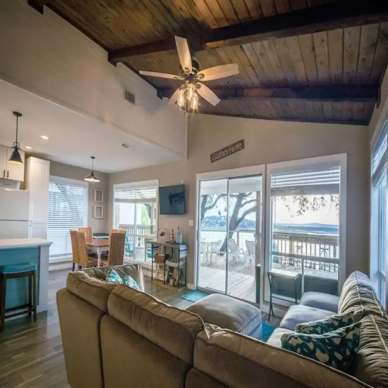 Cliff House CL 1563 in Canyon Lake