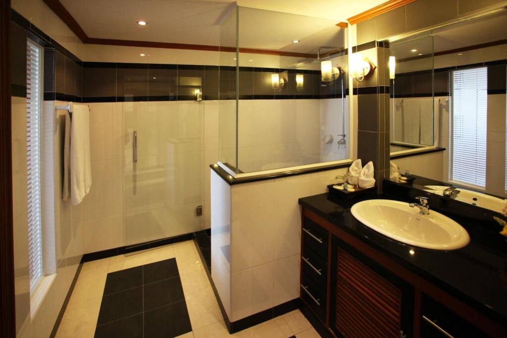 Tara Court Condo