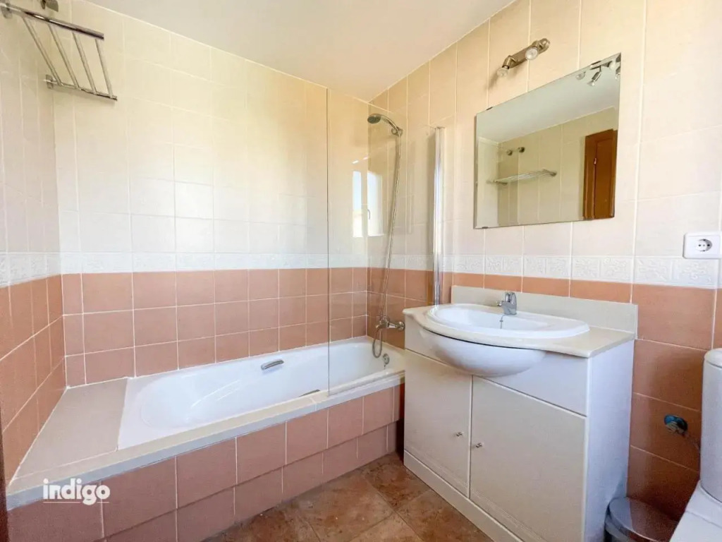Town House with Garden and Pool Access