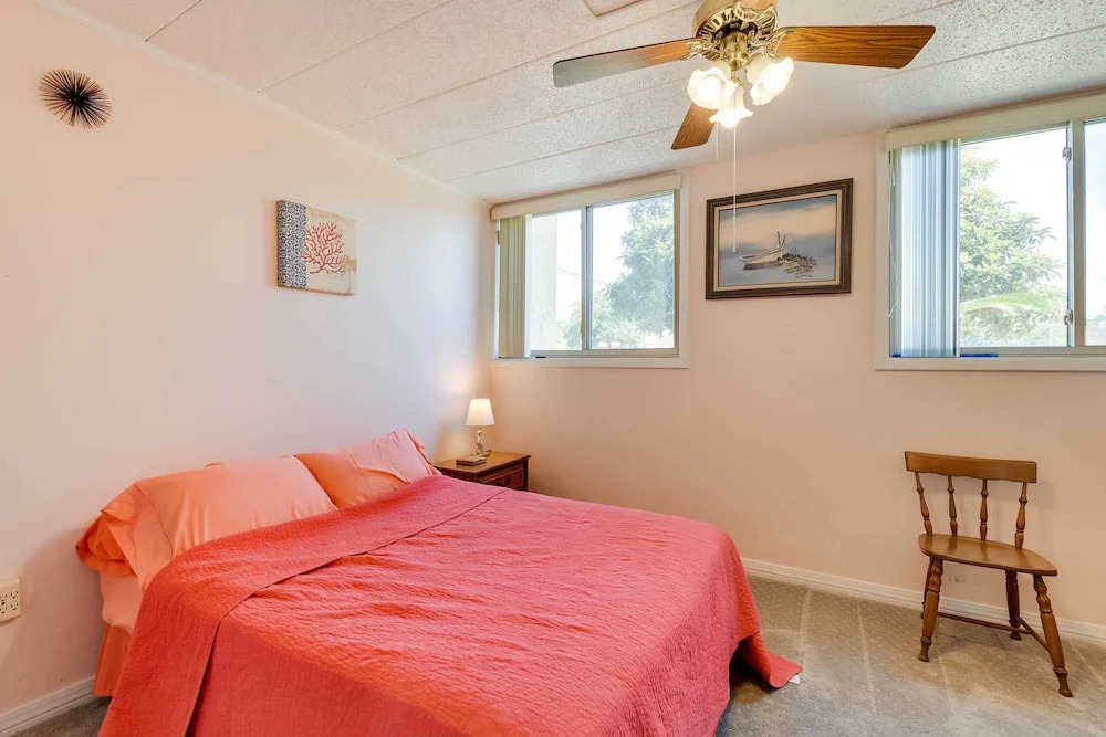 Sunny Florida Condo: 4 Mi to Gulf Islands Seashore