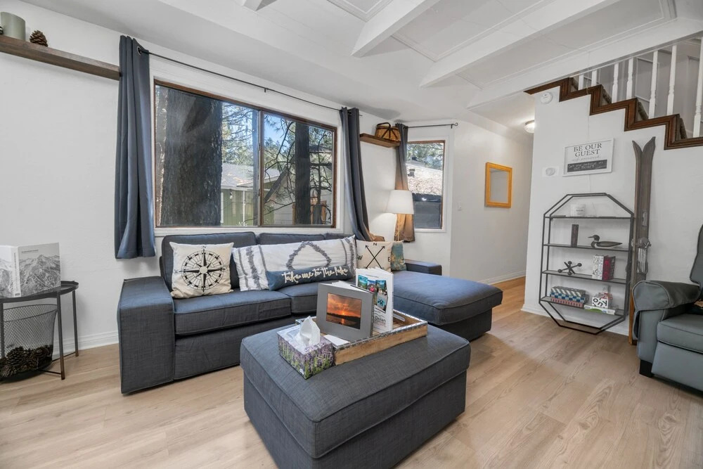 Bluebeary Mountain Cabin - Modern Mountain Home With Blazing Fast Wifi, Close To Everything! 2 Bedroom Cabin