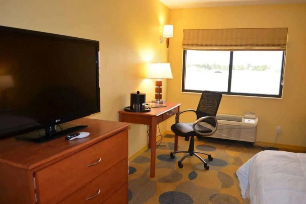 Marble Waters Hotel & Suites, Trademark by Wyndham