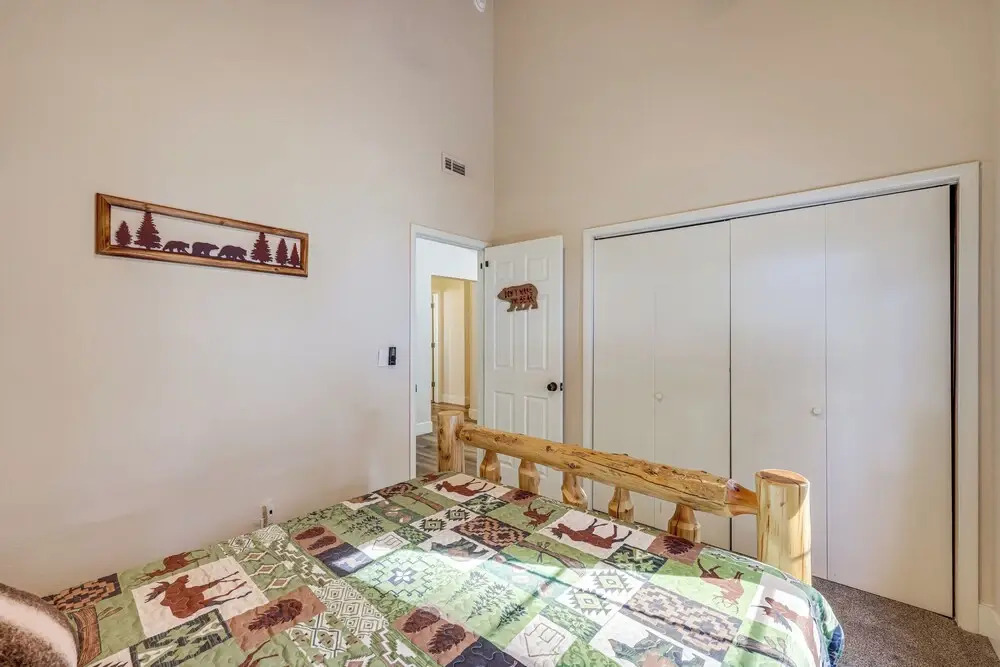 < 1 Mi to Bear Mtn! Family Ski Cabin w/ Game Room