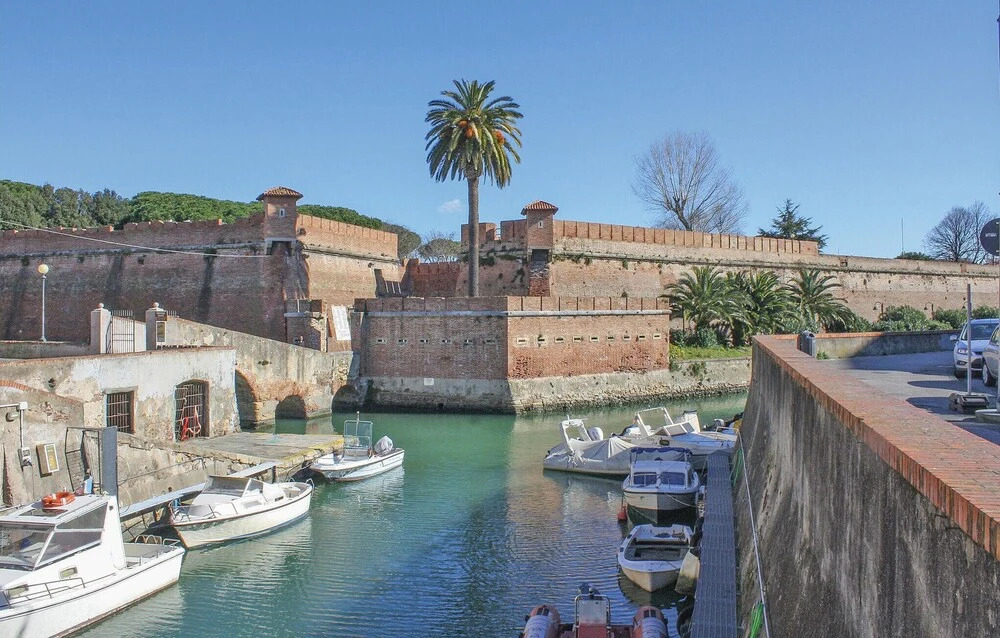 3 Bedroom Pet Friendly Home In Piombino