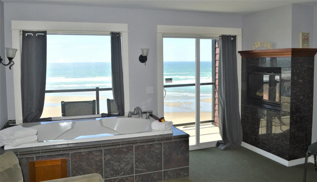 Starfish Manor Oceanfront Hotel