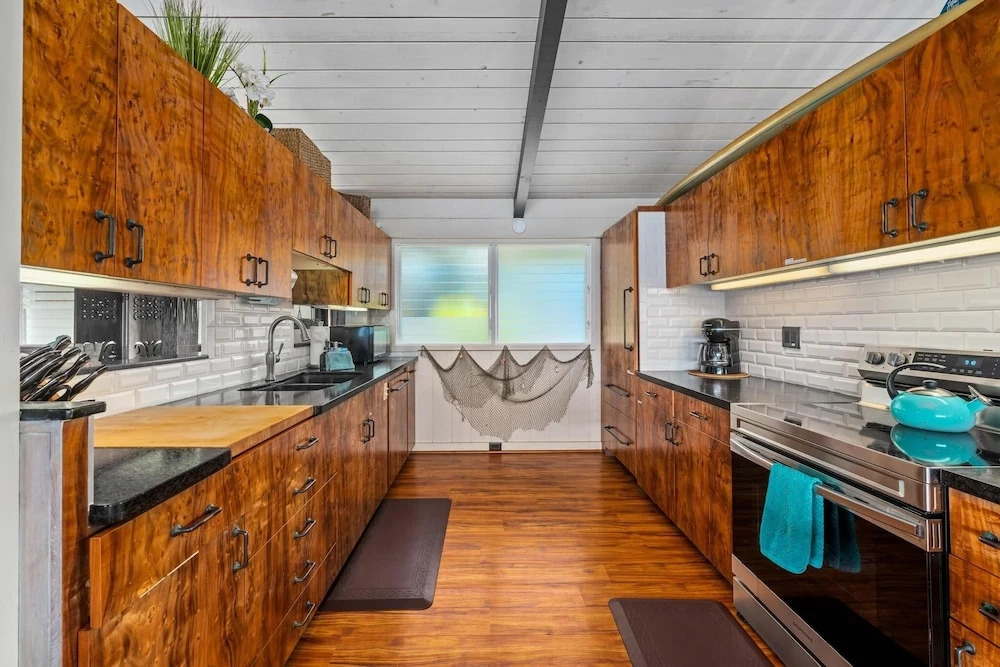 Big Island Private Home Alii Drive 6596 3 Bedroom Home