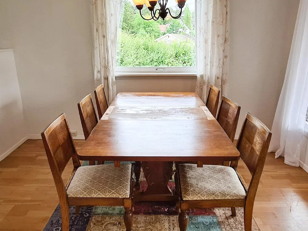 10 Person Holiday Home in Staubø