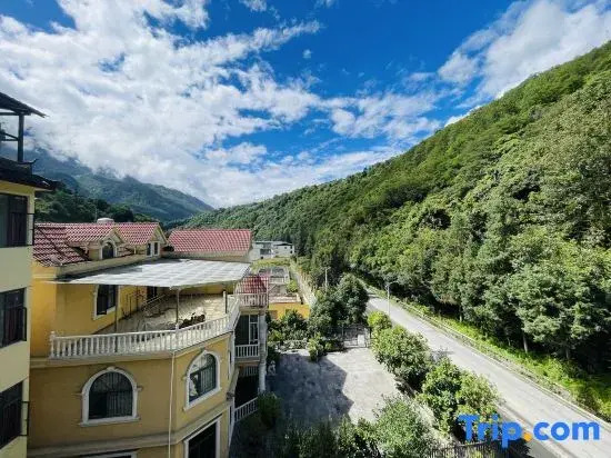 ShangriLa Yixin Ge Inn