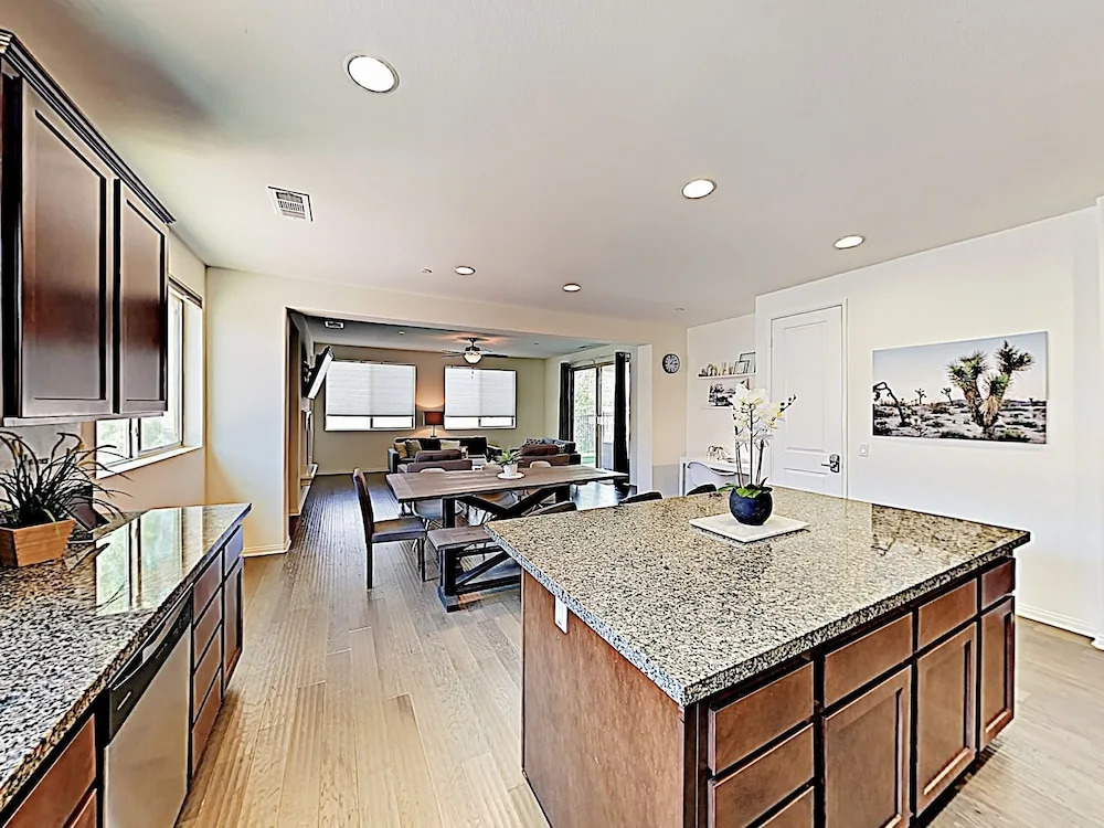 New Listing! Indian Palms New-build W/ Pool 3 Bedroom Home