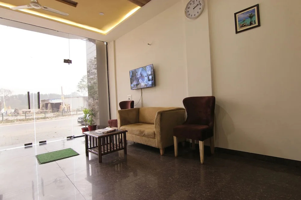 Fabhotel The Nation