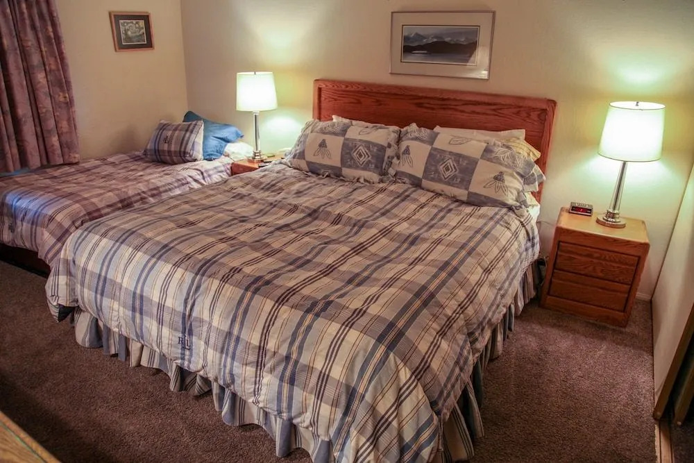 Chateau de Montagne 3 Spacious Condo With Great Complex Amenities On the Shuttle Route by RedAwning