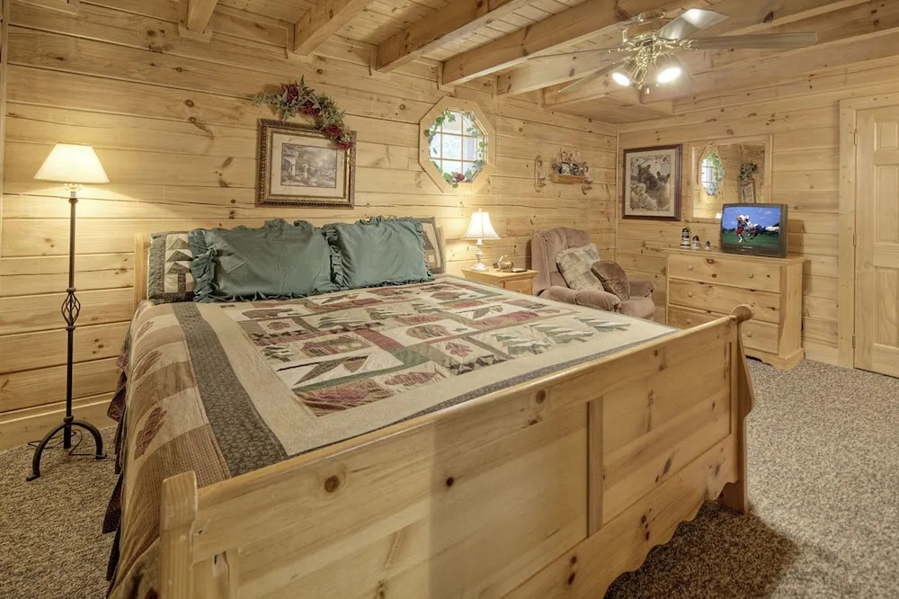 Sleepy Bear by Eagles Ridge Resort