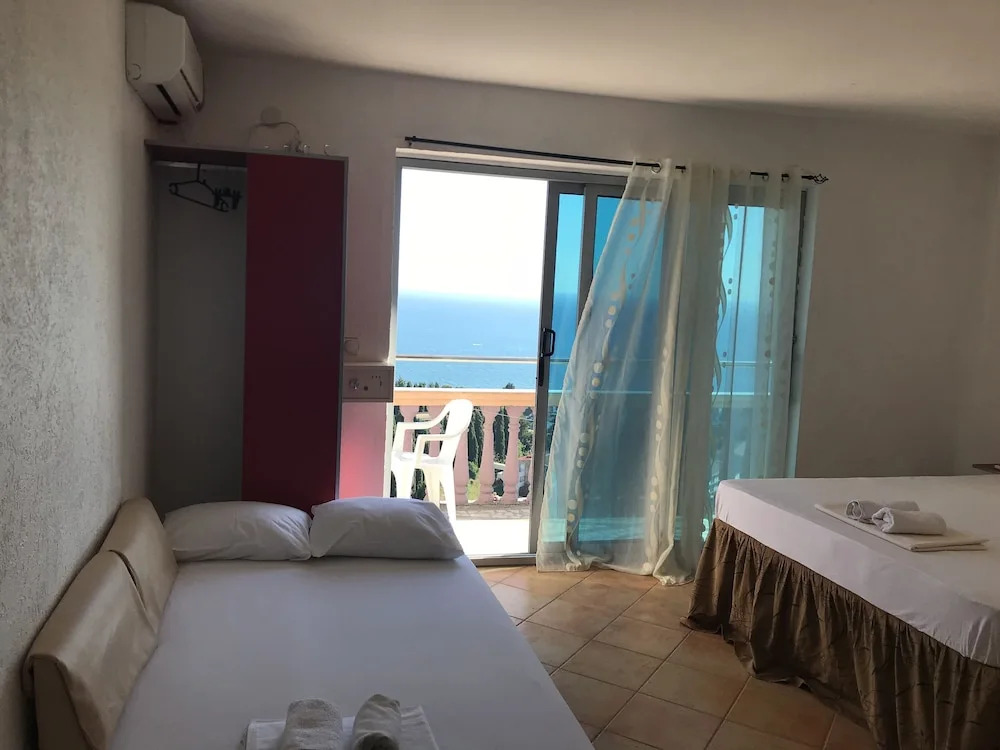 Rozana Rooms