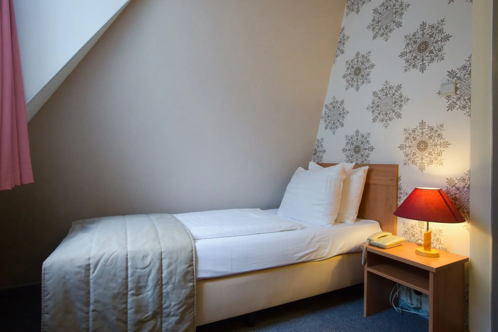 Rho Hotel