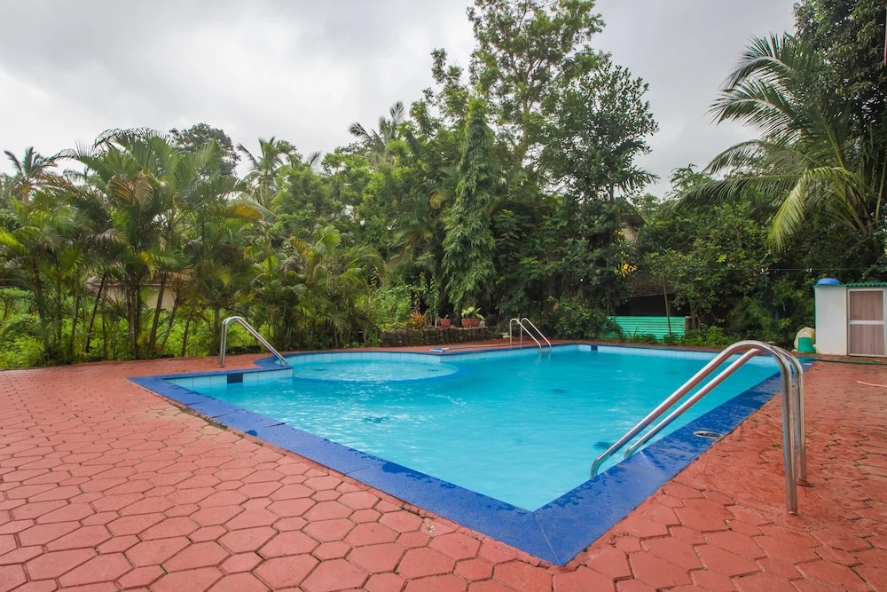 OYO 18662 Home 2BHK With Pool Fatrade Beach