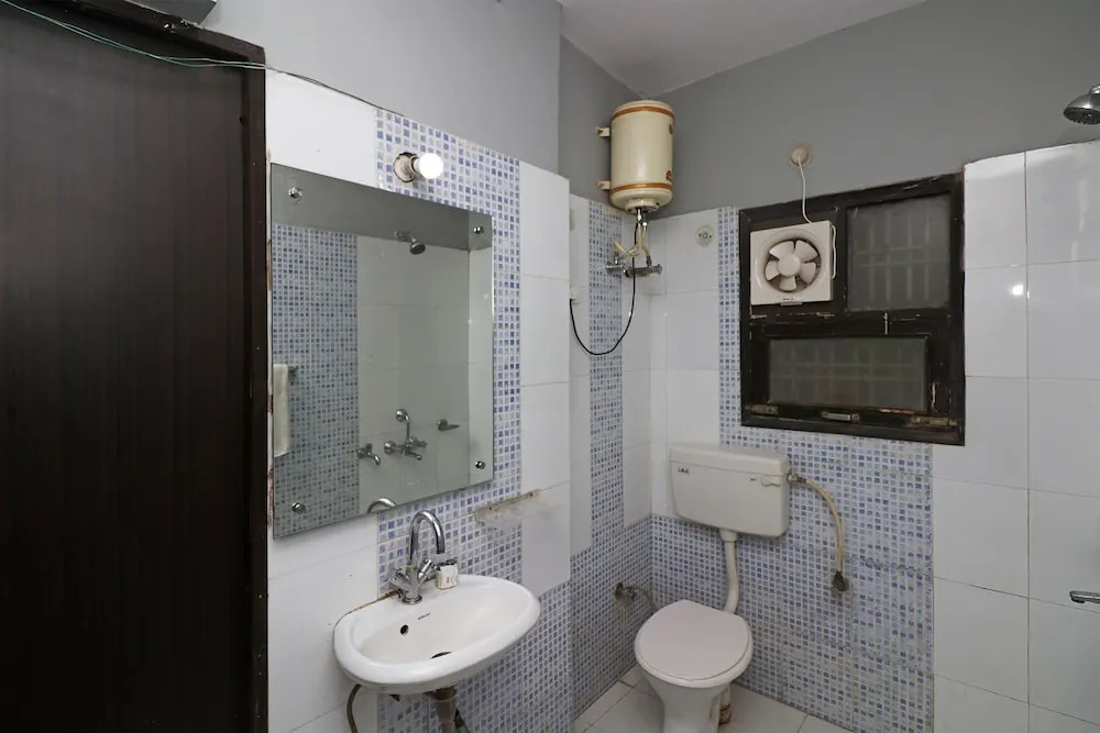Oyo 22946 Sbg Inn