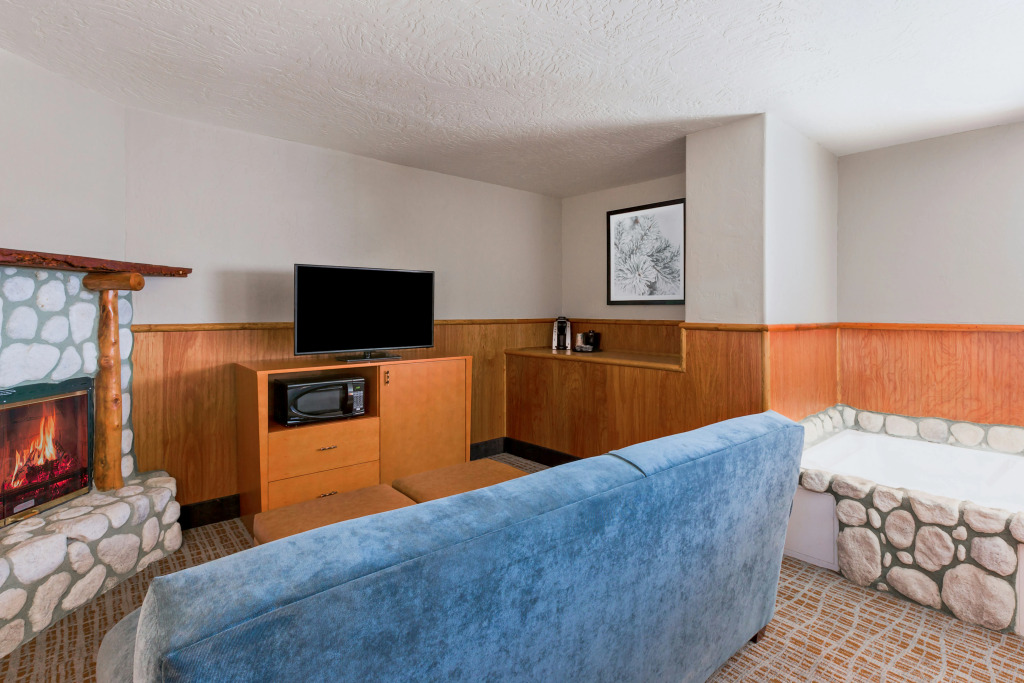 Holiday Inn Resort The Lodge at Big Bear Lake by IHG