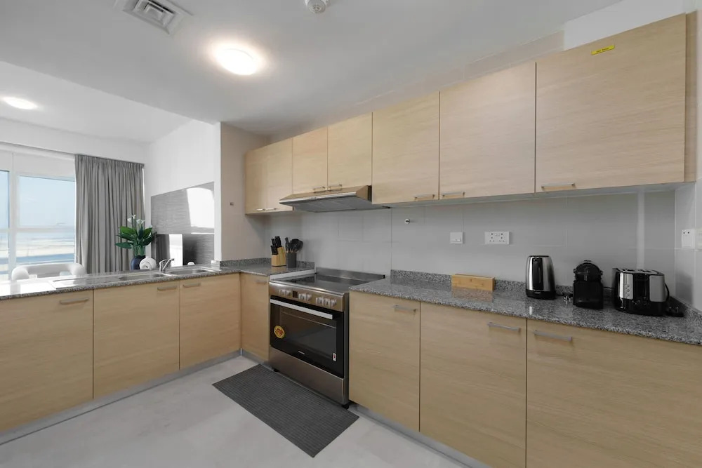 Maison Privee - Elegant and Panoramic Sea View Apt on Al Reem Island