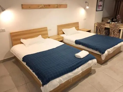 Hostel 27