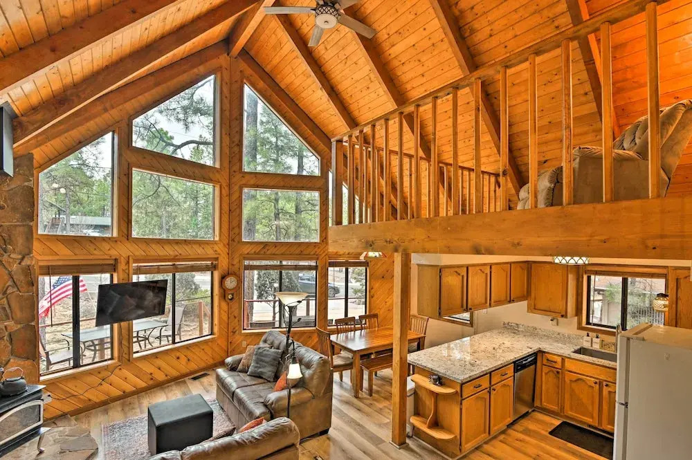 1 Mi to Lake: Secluded Cabin w/ Deck in Munds Park