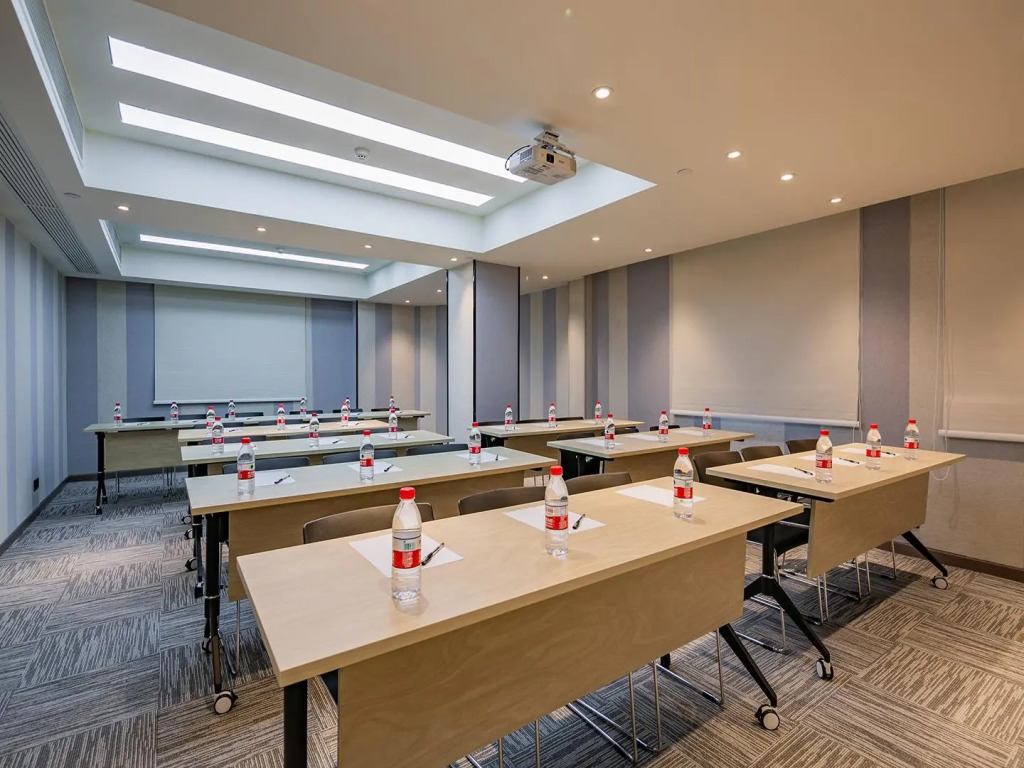 Thank Inn Plus Lanzhou Dongfanghong Plaza Pingliang Road