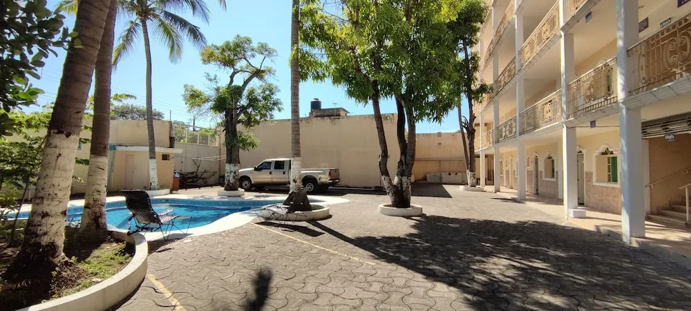 Hotel las cúpulas