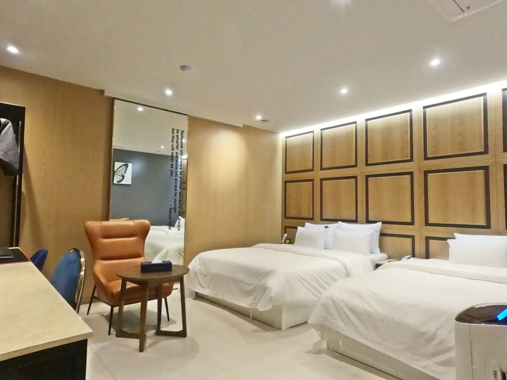 Hotel Millennium
