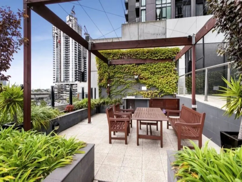 ReadySet Apartments on Kavanagh