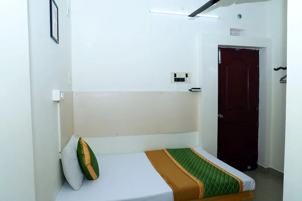 ROYAL GREEN AIRPORT TRANSIT ACCOMMODATION