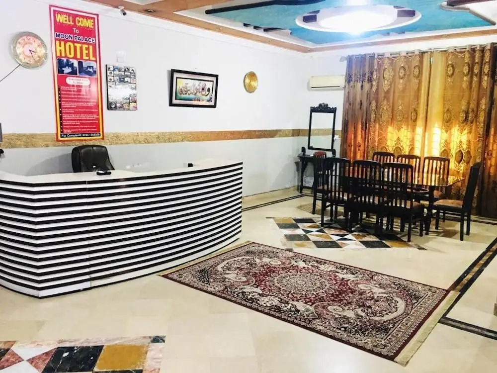 Hotel Moon Palace