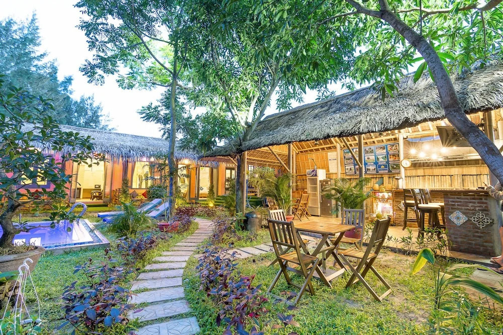 An Bang beach Happy Village