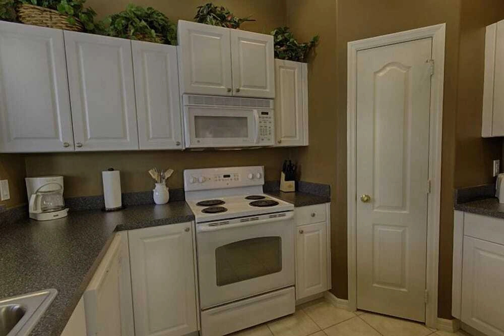 Tuscan Hills 4 bed / 3 bath home