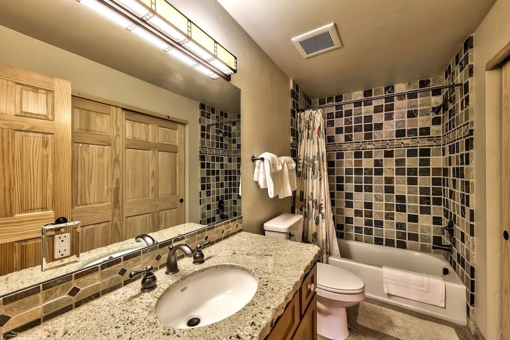Luxury Three Bedroom Mountain Escape at Kirkwood Townhouse by RedAwning