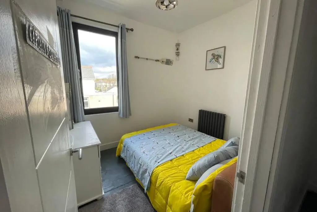 Porthcawl 2 bedroom self contained House sleeps 4
