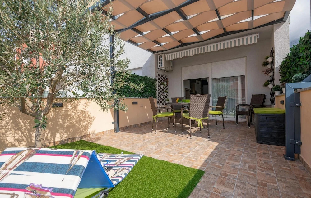 Stunning Apartment in Makarska With Wifi and 1 Bedrooms