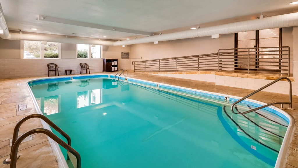 Best Western Plus Bourbonnais Hotel & Suites